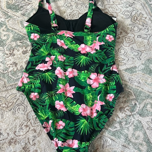 Balance Collections Women’s Size Small - Picture 5 of 9